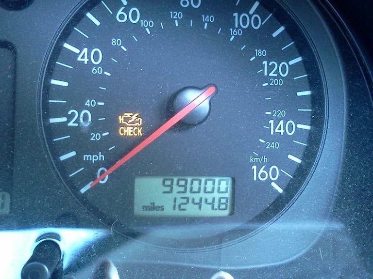 Penyebab & Solusi Lampu Check Engine Suzuki Splash Menyala Dokter Mobil