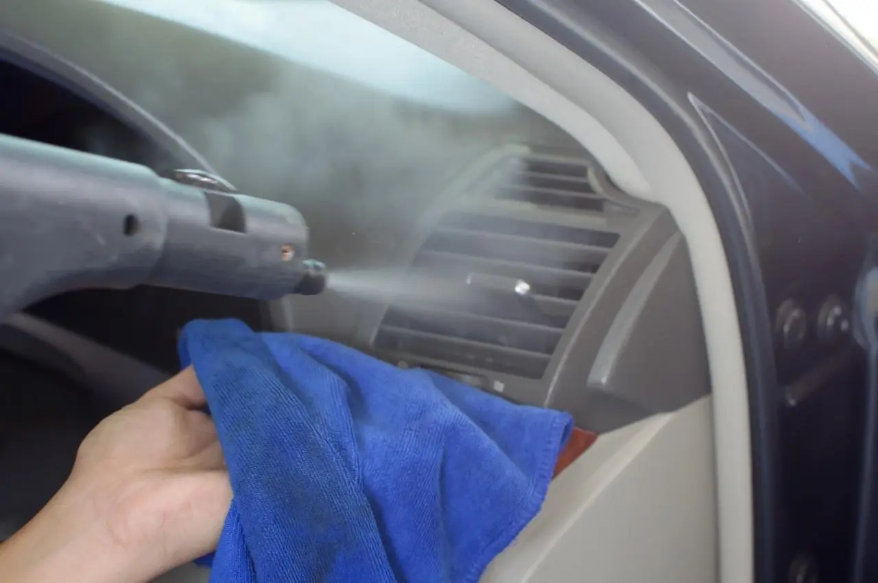 AC Mobil Nissan Evalia Mengeluarkan Air